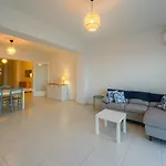 Apartment Seafront 4-bedroom *