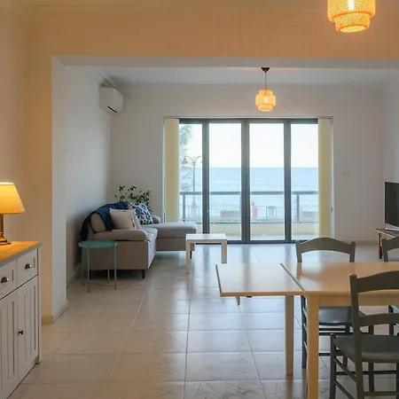 Lägenhet Seafront 4-bedroom