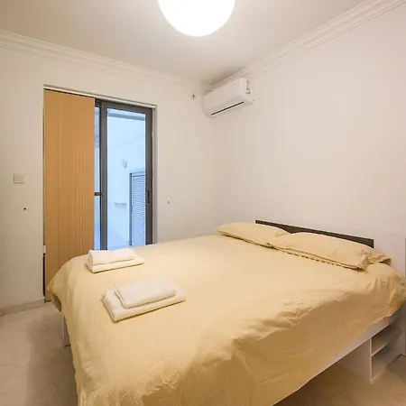 Lägenhet Seafront 4-bedroom *