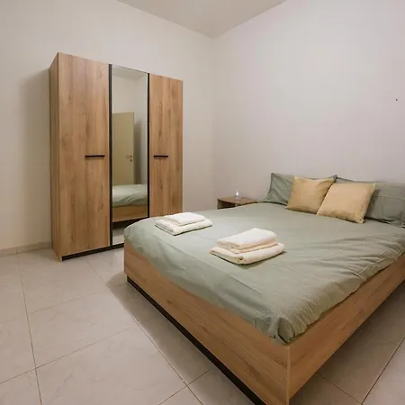 Lägenhet Seafront 4-bedroom