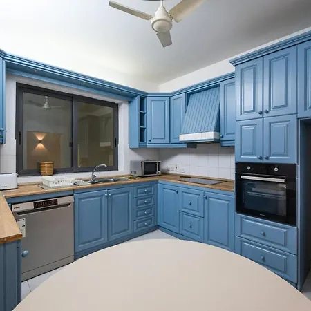 Lägenhet Seafront 4-bedroom Sliema