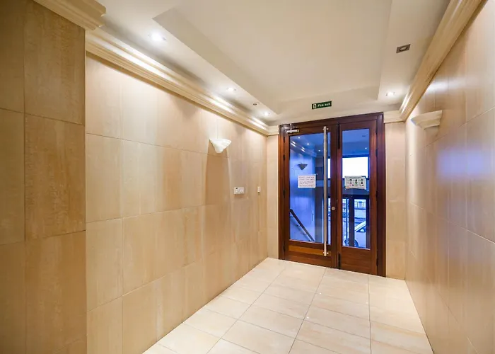 Seafront 4-bedroom Lejlighed *