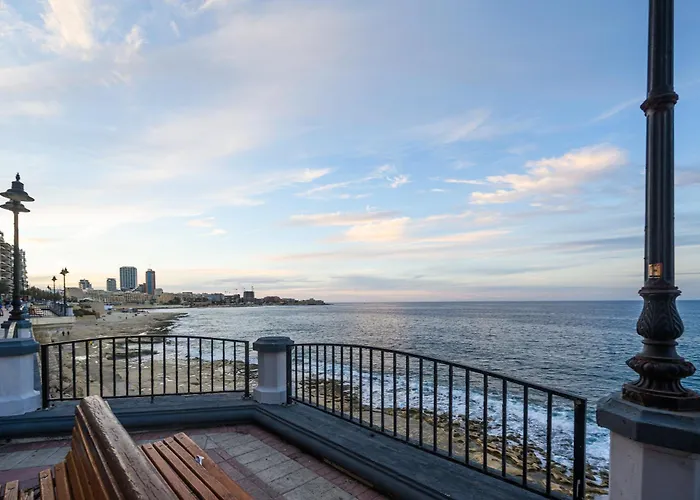 Lejlighed Seafront 4-bedroom *