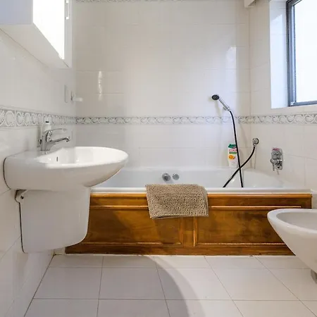 Seafront 4-bedroom Apartmán